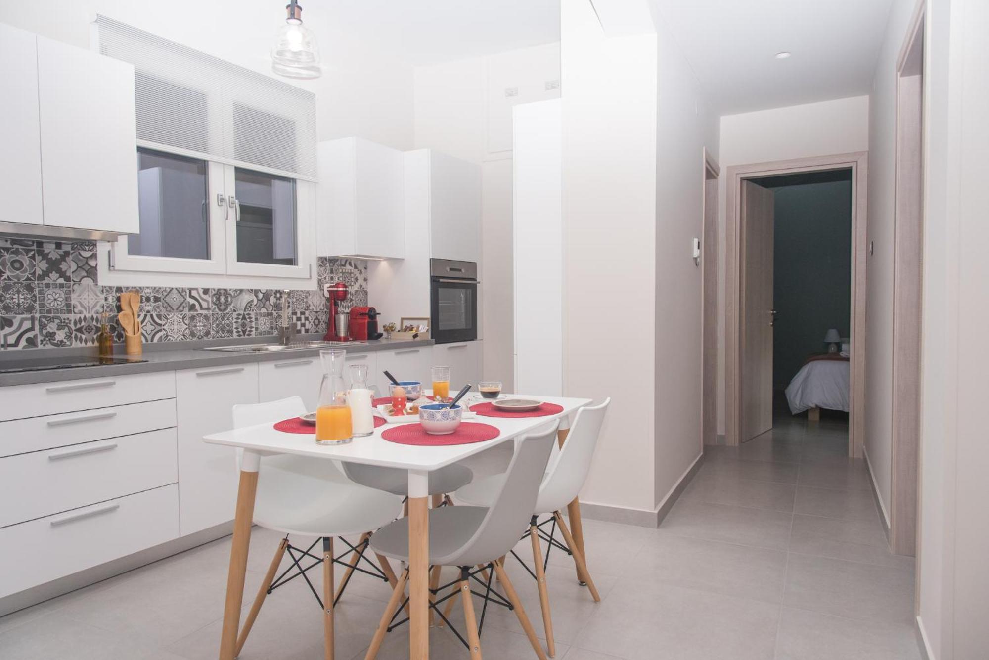 Comfy & Modern Apartment In The Heart Of Heraklion Esterno foto