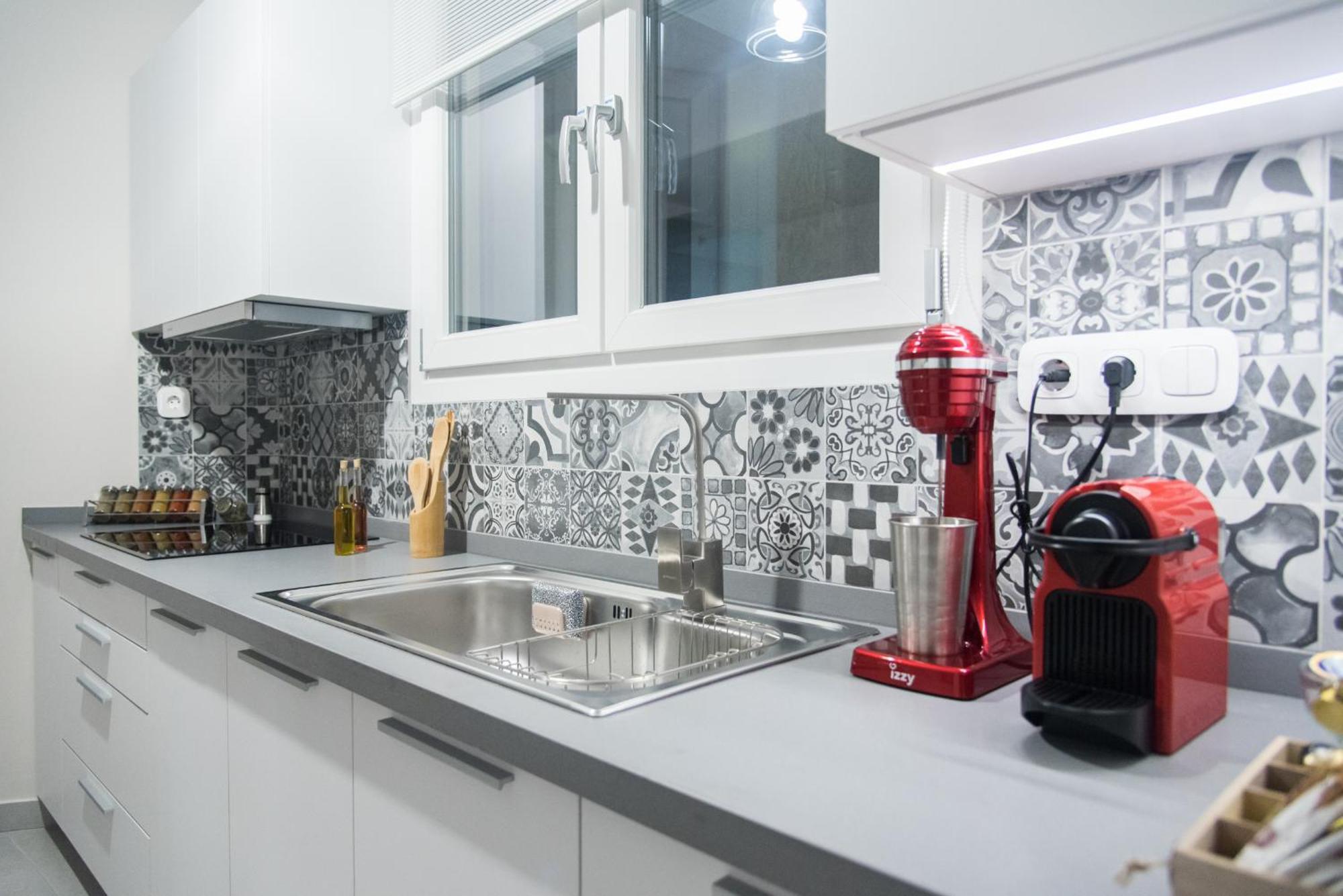 Comfy & Modern Apartment In The Heart Of Heraklion Esterno foto
